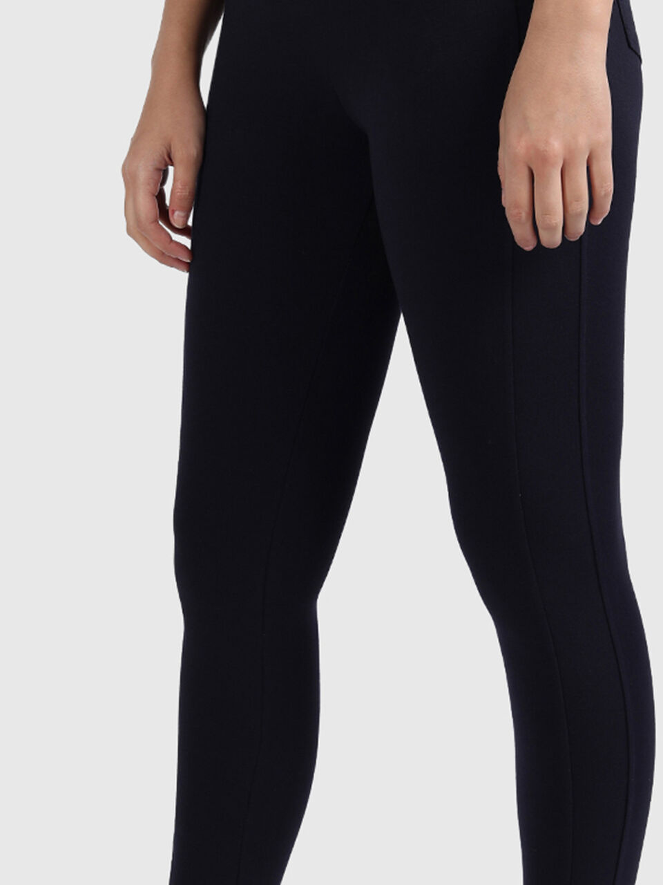 Polyester Leggings in Cut and Sew Design image number null