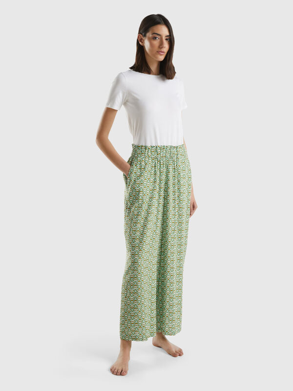 Trousers with floral print Women