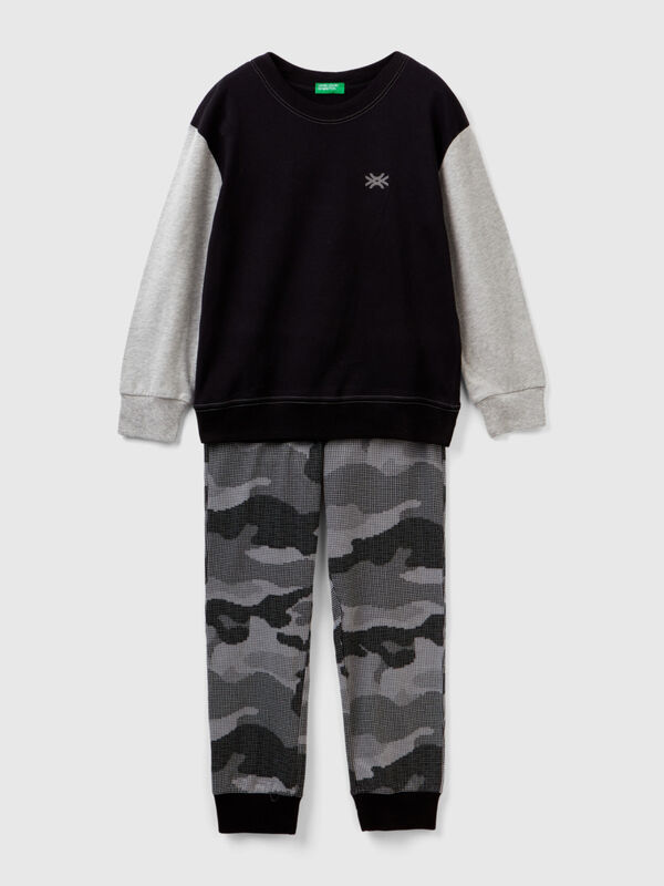 Pyjama avec pantalon camouflage