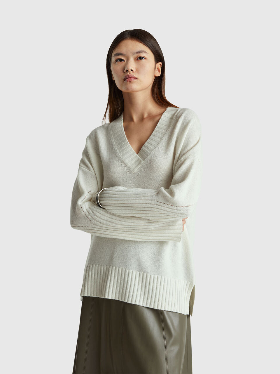 V NECK SWEATER L/S Women image number null