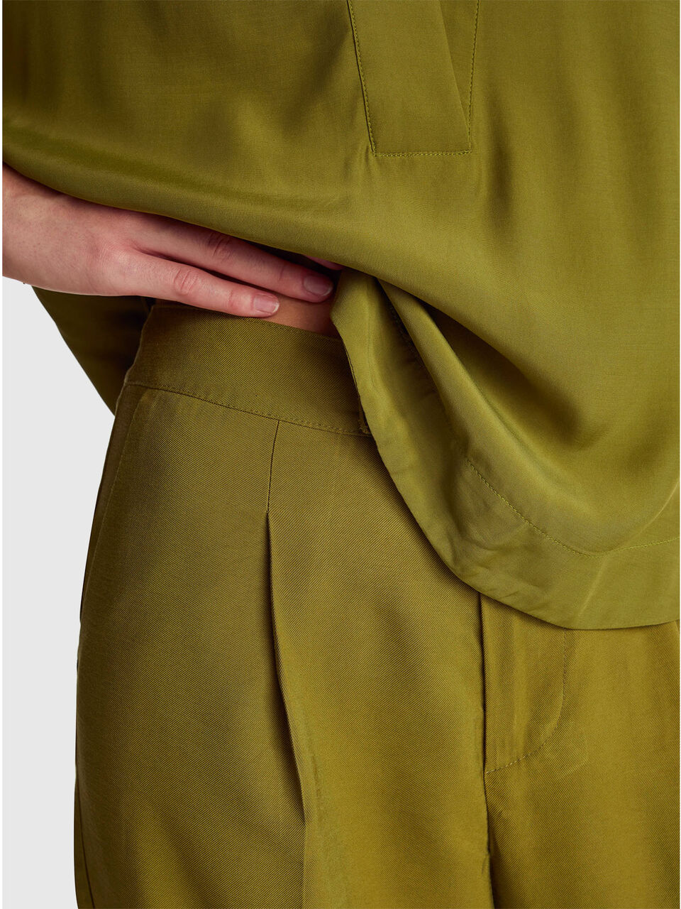 TROUSERS Women image number null