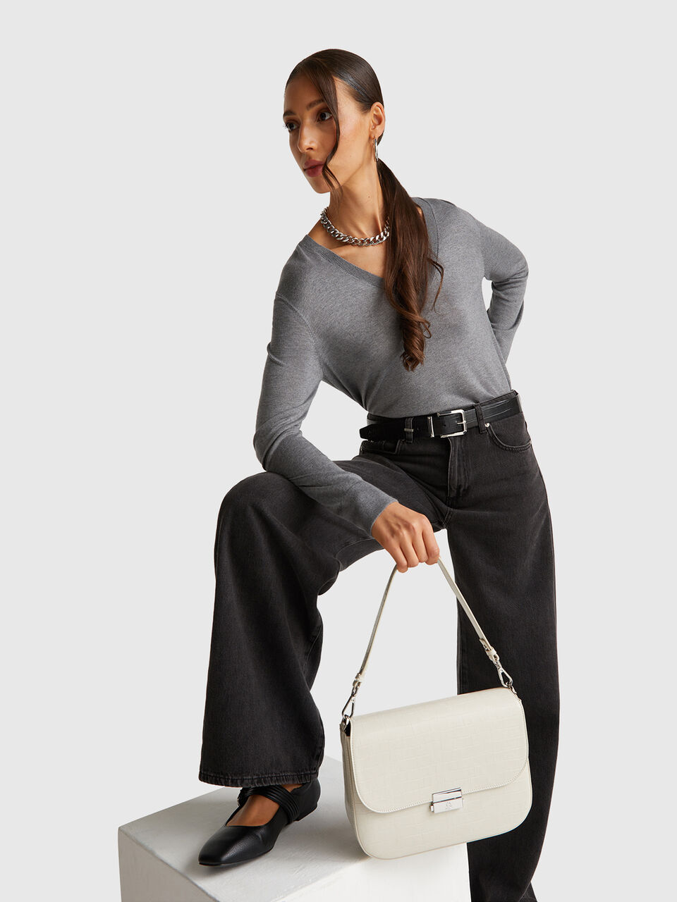 V NECK SWEATER L/S Women image number null